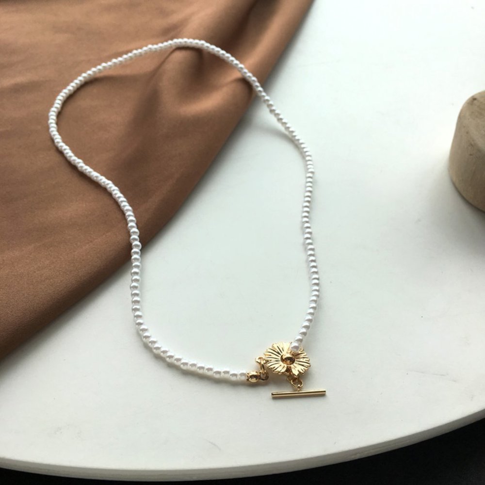 Golden Daisy Pearl Metal Necklace Choker - Picture 3 of 11